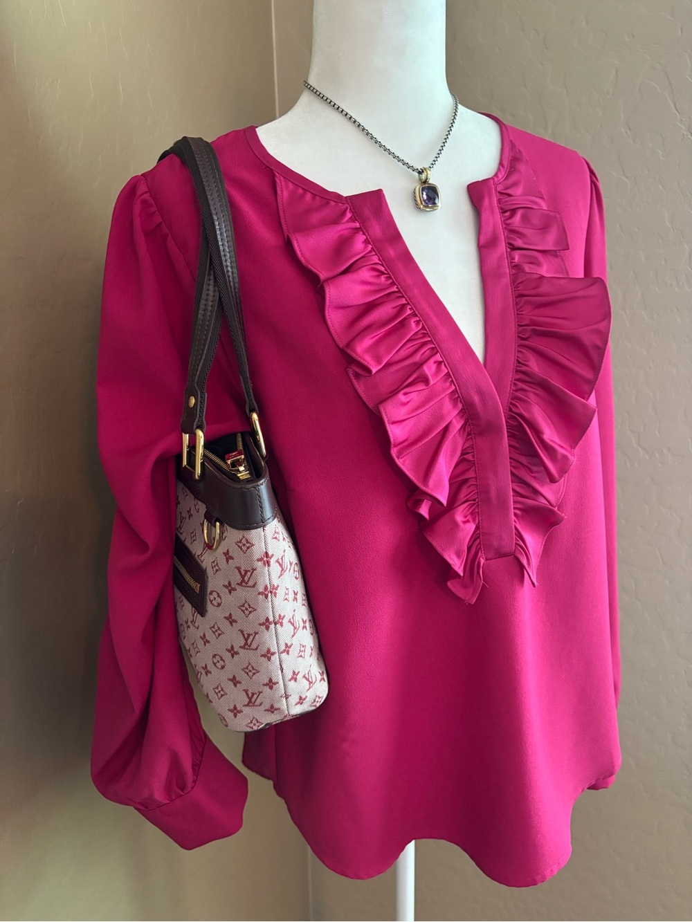 J. CREW 💕 V-Neck Ruffle Blouse - Picture 5 of 14